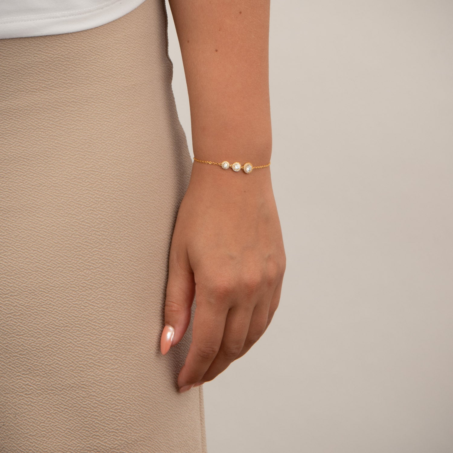 DETAIL213884